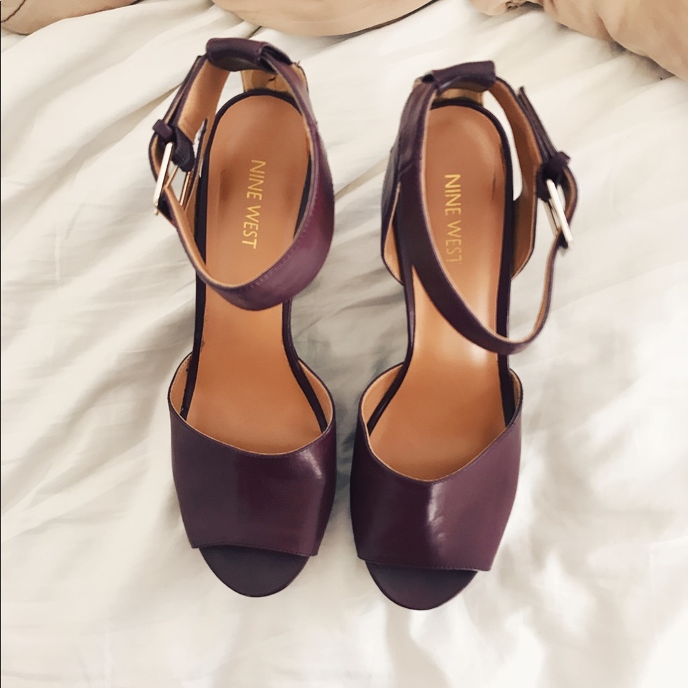 MAROON PEEPTOE NINE WEST HEELS